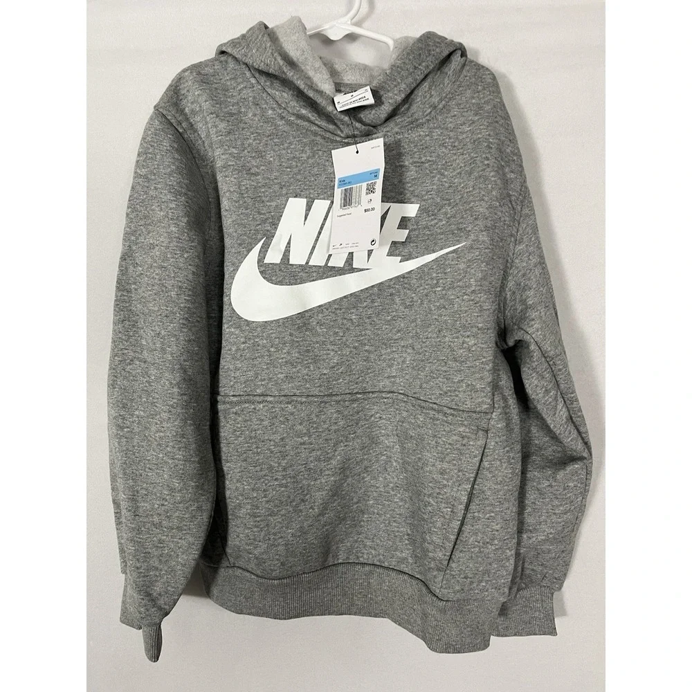 Nike sportswear club